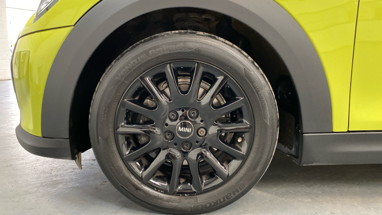 MINI Convertible 1.5 Cooper Classic Premium 2dr Auto Petrol Convertible